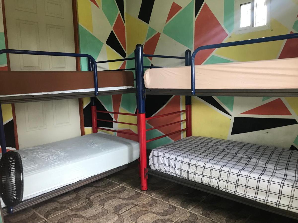 Soursop Hostel Cueta المظهر الخارجي الصورة